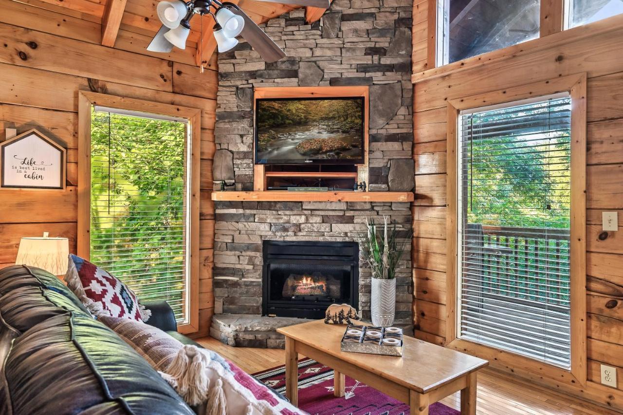 Cozy Log Cabin!! In Heart Of Pf & Close To The Smokies Pigeon Forge Exterior foto